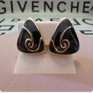 Givenchy Designer Signed Vintage Enamel Black Gold Plated Clipon Earring